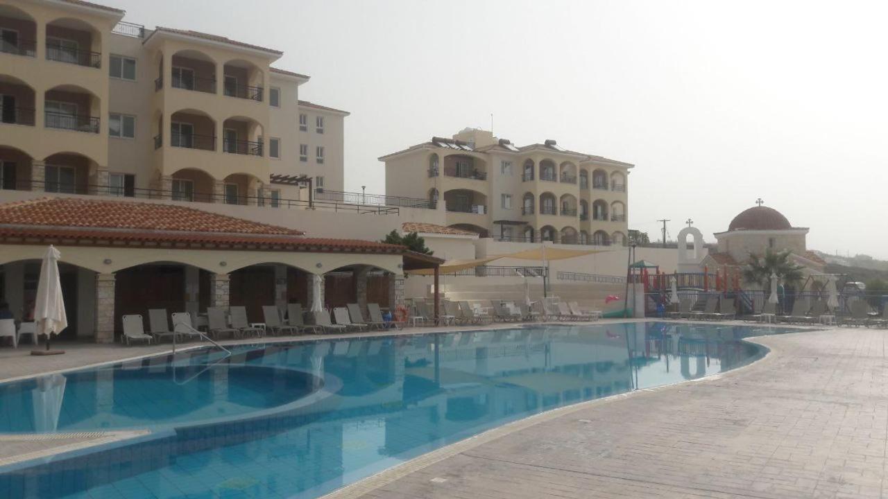 Cozy 2 Bedrooms Apartment In Complex With Swimming Pools And Beautiful View Paphos Eksteriør bilde